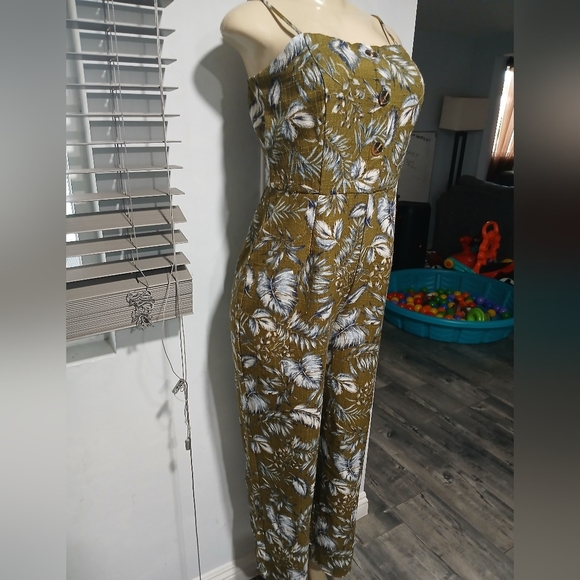 Tropical Leaf Print Jumpsuit - Picture 3 of 8